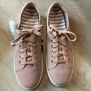NWT Vionic Brinkley Light Pink Suede Sneakers Size 10